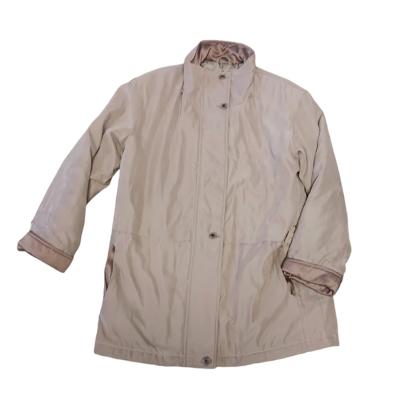 IZZI WOMEN'S SIZE MEDIUM TAN WINTER COAT. - Picture 3 of 5